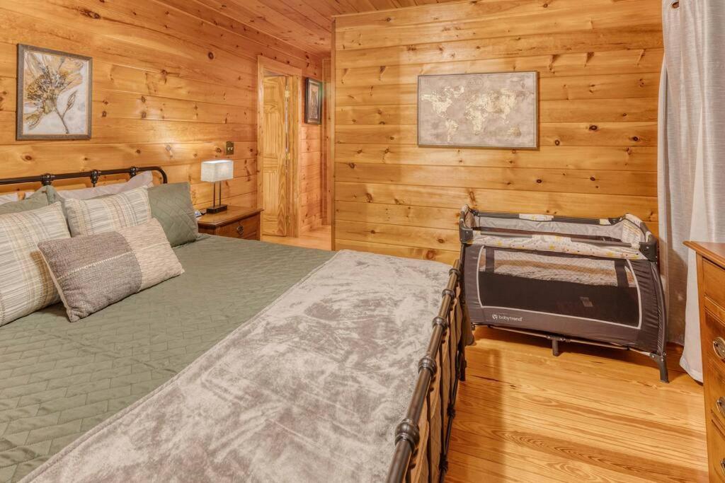 Mtn Cabin Sleeps 10 - 5 Mins To Fishing & Camping Ellijay Extérieur photo