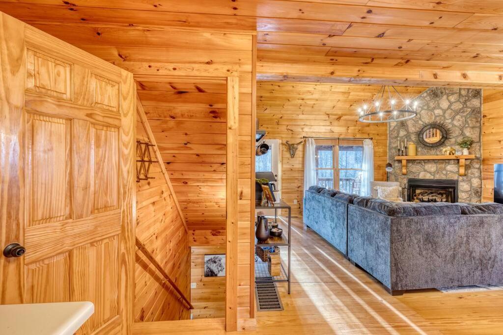 Mtn Cabin Sleeps 10 - 5 Mins To Fishing & Camping Ellijay Extérieur photo