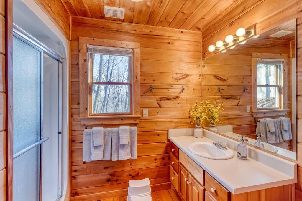 Mtn Cabin Sleeps 10 - 5 Mins To Fishing & Camping Ellijay Extérieur photo