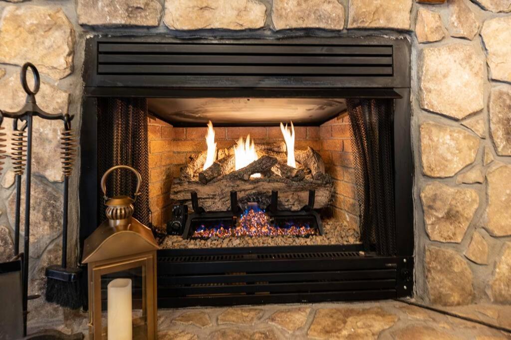 Mtn Cabin Sleeps 10 - 5 Mins To Fishing & Camping Ellijay Extérieur photo