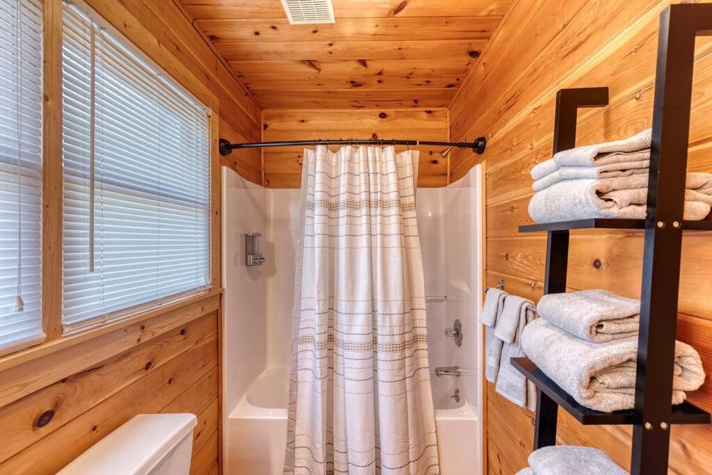 Mtn Cabin Sleeps 10 - 5 Mins To Fishing & Camping Ellijay Extérieur photo