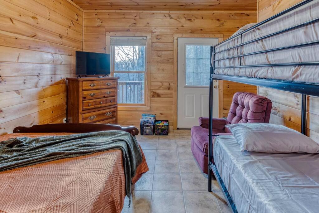 Mtn Cabin Sleeps 10 - 5 Mins To Fishing & Camping Ellijay Extérieur photo