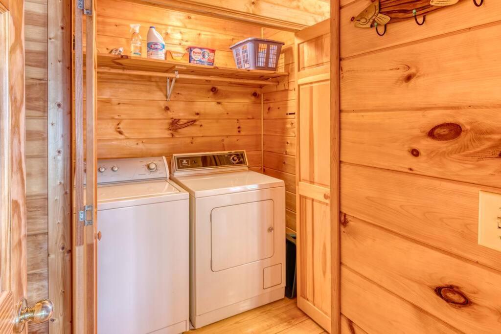 Mtn Cabin Sleeps 10 - 5 Mins To Fishing & Camping Ellijay Extérieur photo