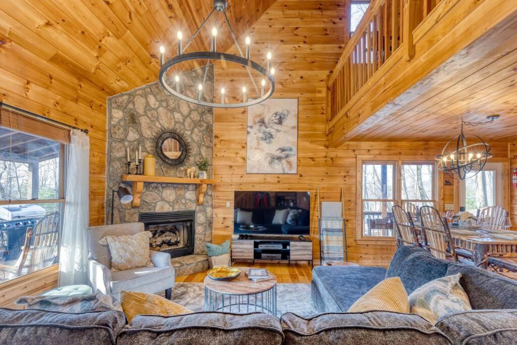 Mtn Cabin Sleeps 10 - 5 Mins To Fishing & Camping Ellijay Extérieur photo
