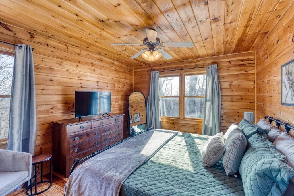 Mtn Cabin Sleeps 10 - 5 Mins To Fishing & Camping Ellijay Extérieur photo