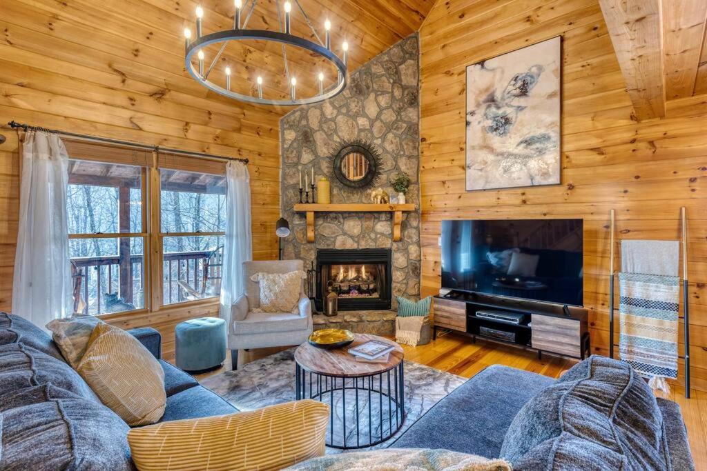 Mtn Cabin Sleeps 10 - 5 Mins To Fishing & Camping Ellijay Extérieur photo